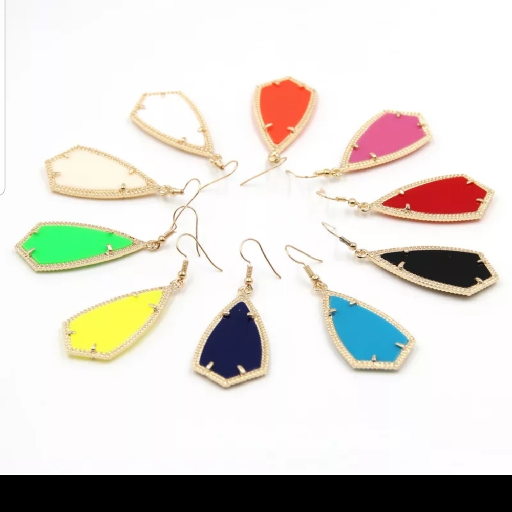 Chandelier Earrings Drop Down and Fun - Picture 4 of 7